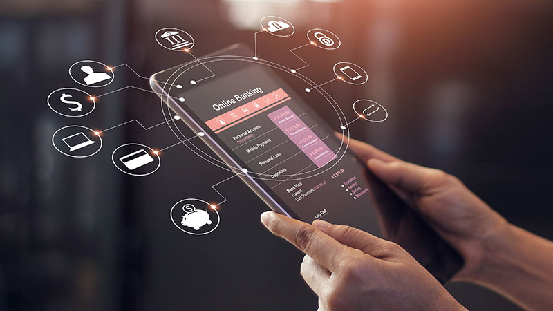 tablet seguro com ambas as mãos